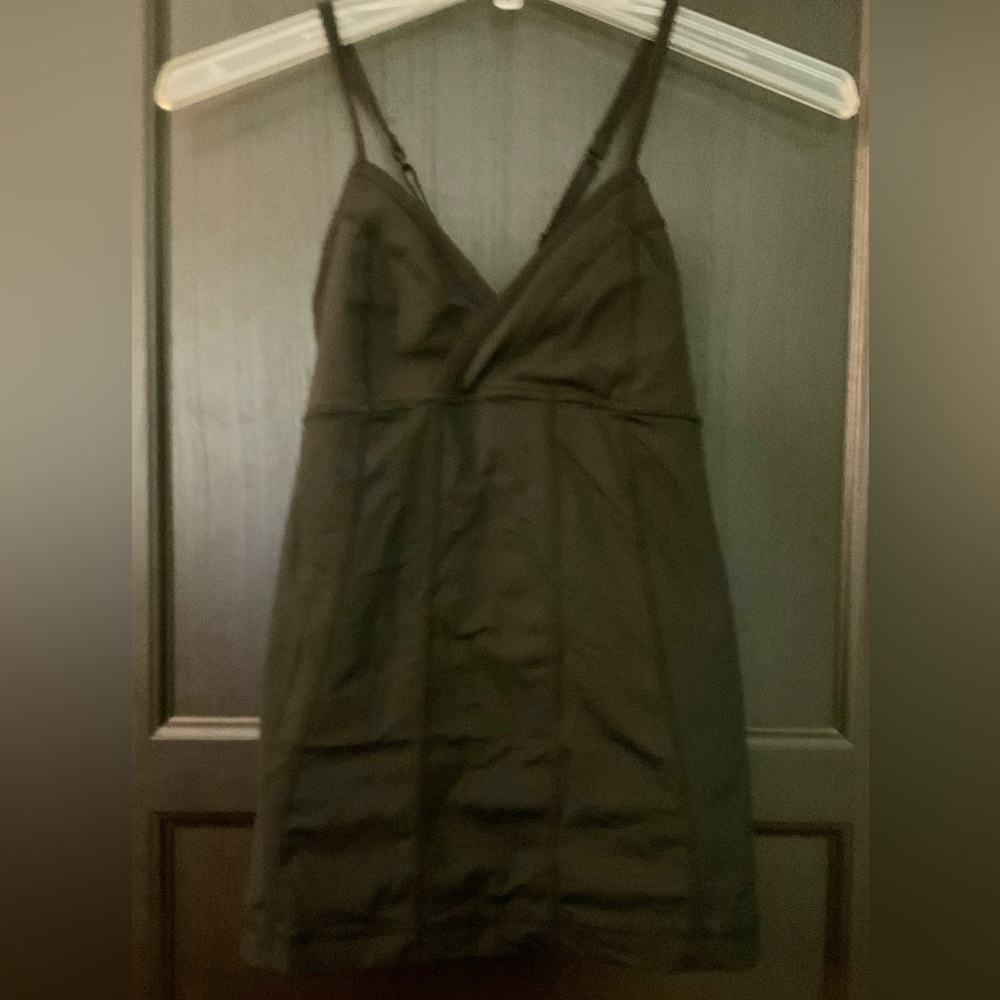 Lululemon Built-In Bra Strappy Wrap Tank Black Size 6 | Rare Older Style